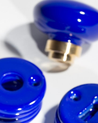 Bouton de porte rond en porcelaine bleu vif