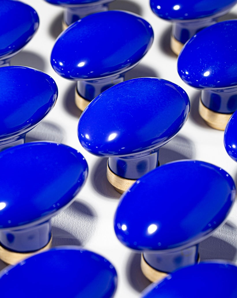 Bouton de porte en porcelaine bleu vif