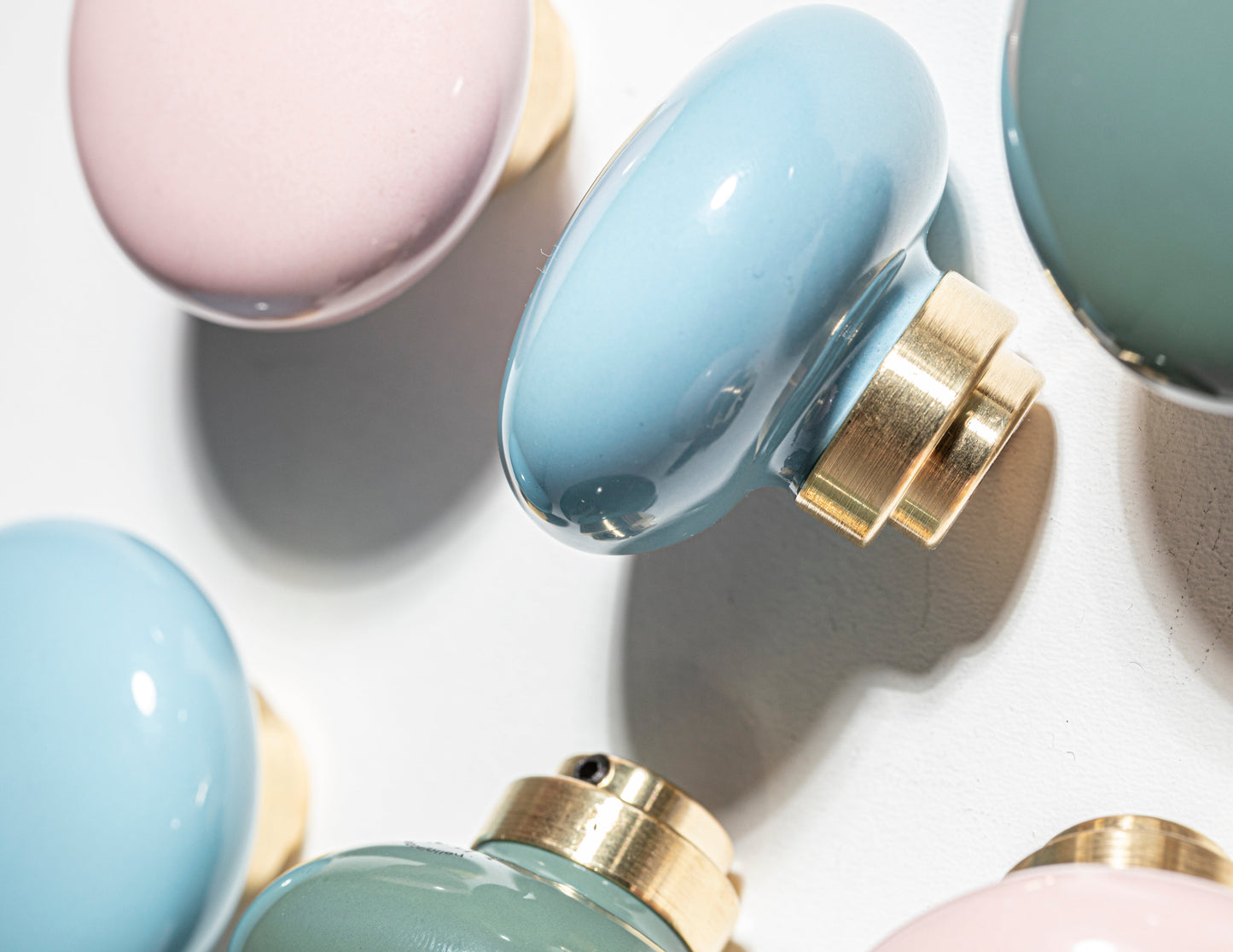 Bouton de porte rond en porcelaine vieux rose