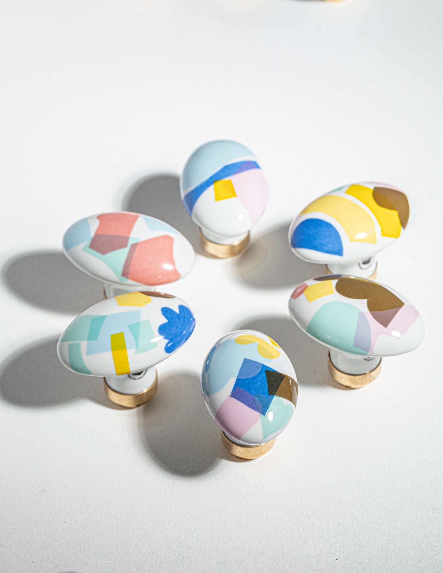 Bouton de porte ovale en porcelaine Collage Couleurs