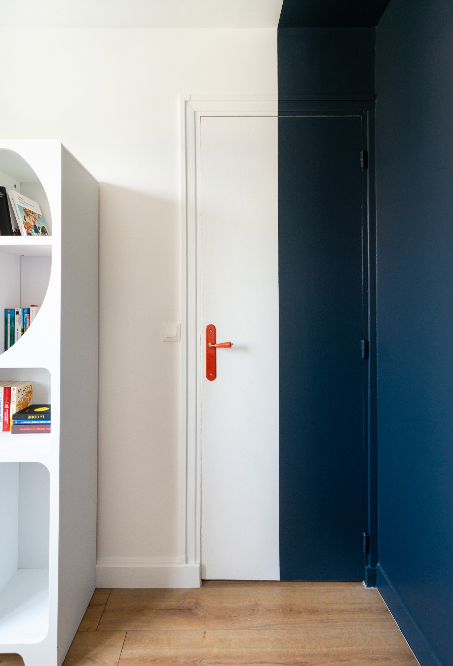 Stéphanie's door look