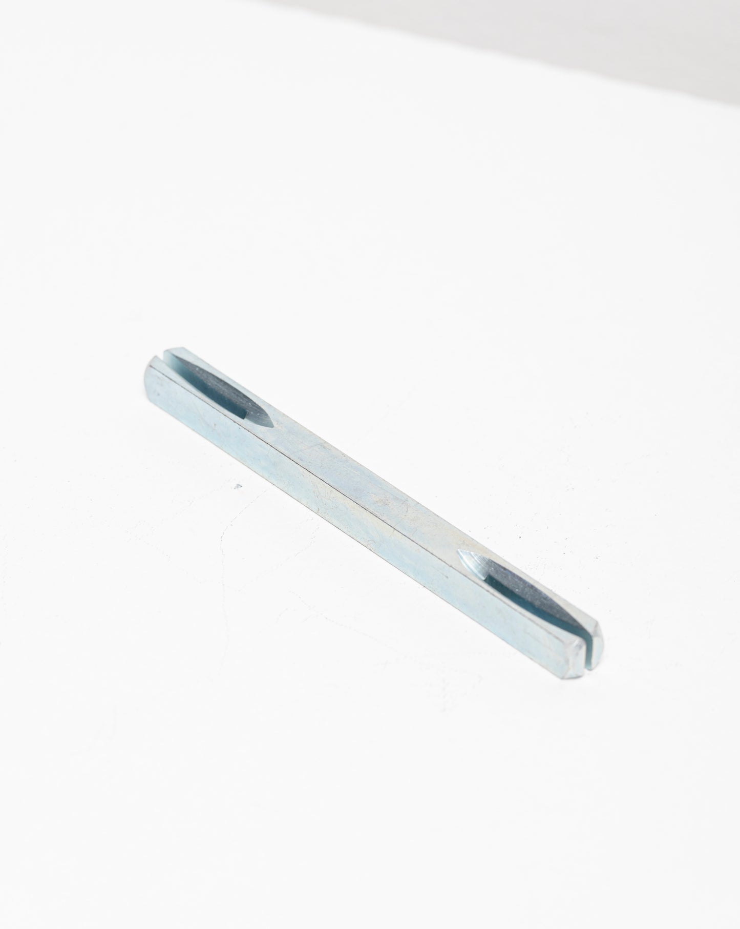 Tige carrée fendue - Système vis pointeau