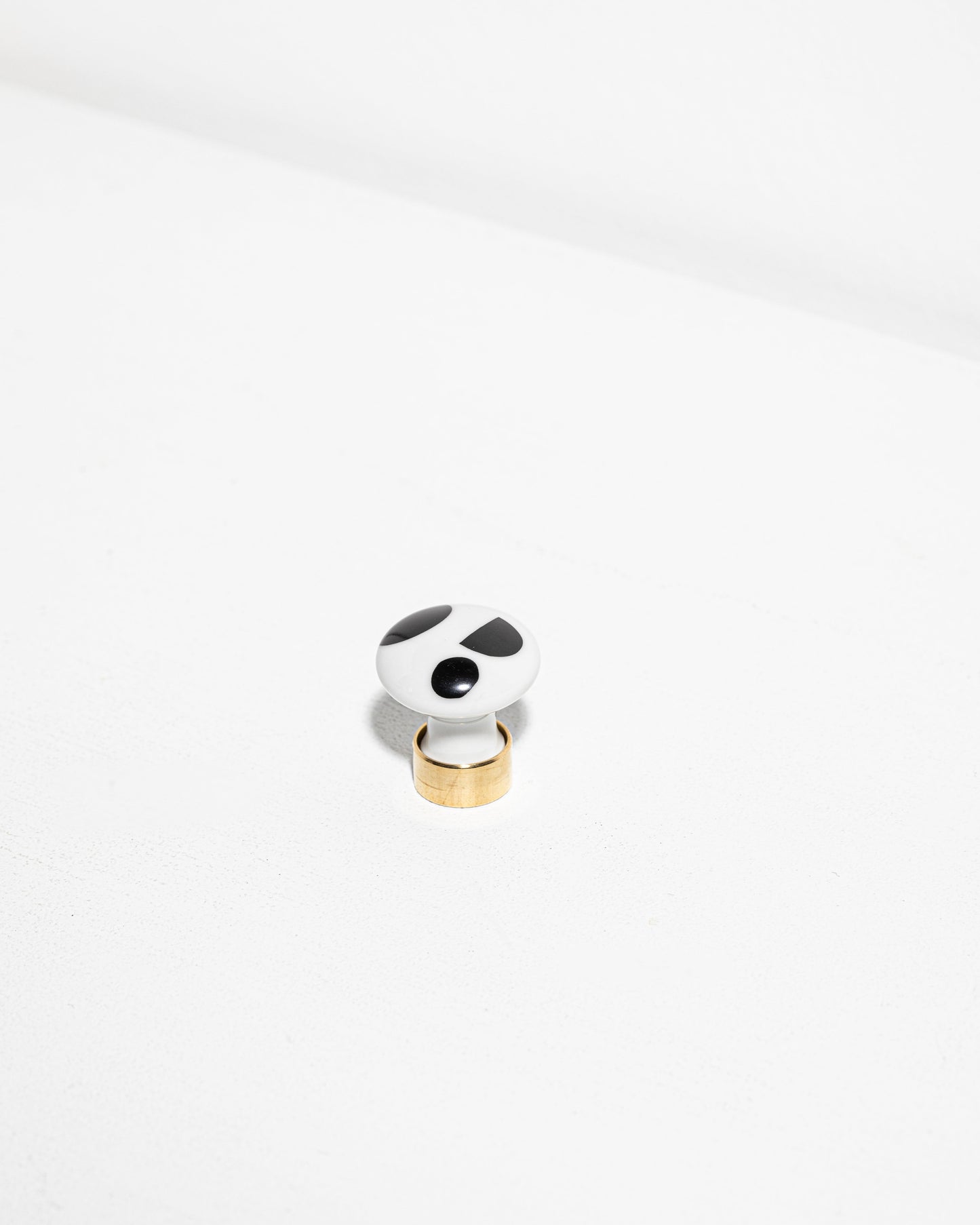 Bouton de meuble en porcelaine Collage Noir