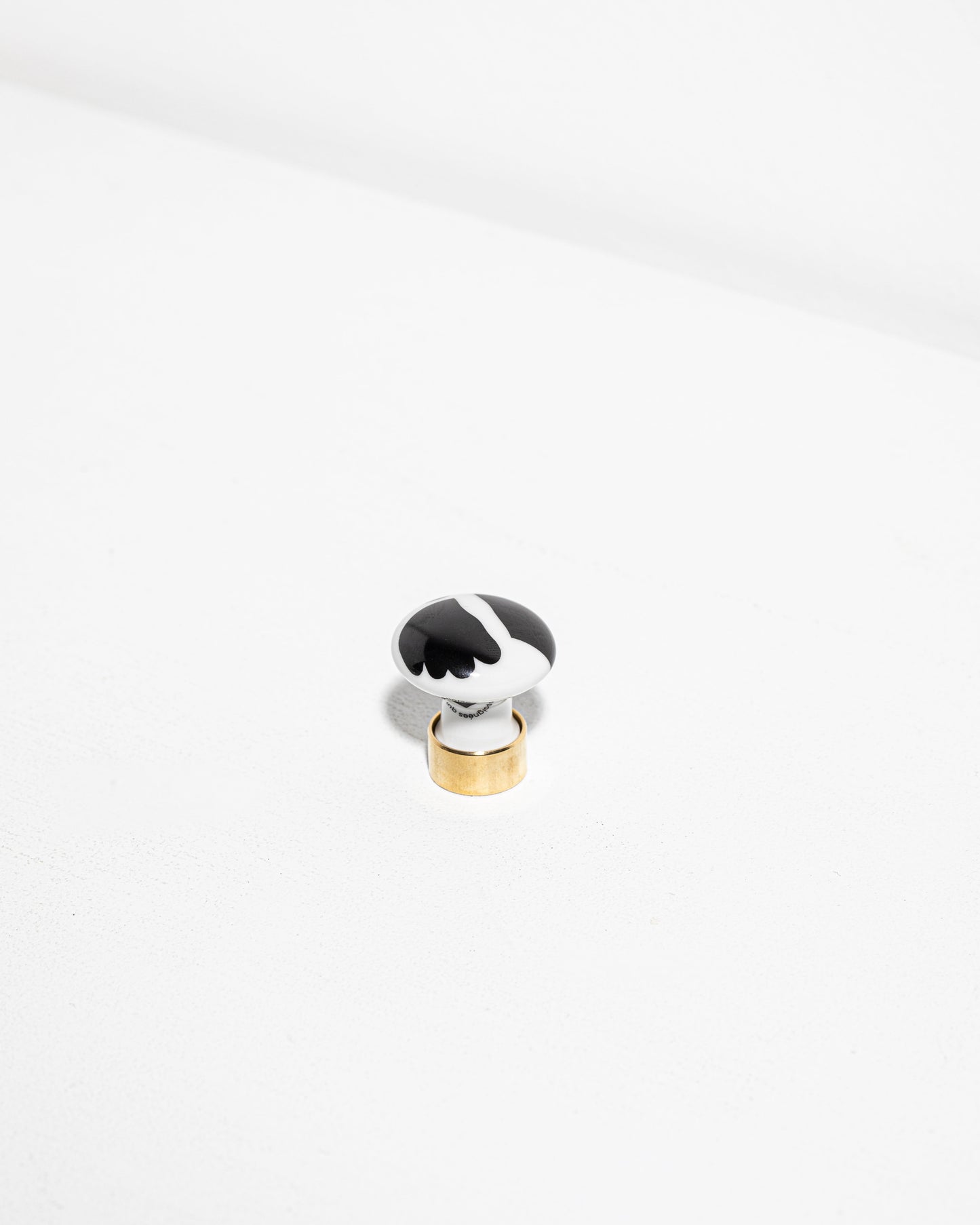 Bouton de meuble en porcelaine Collage Noir